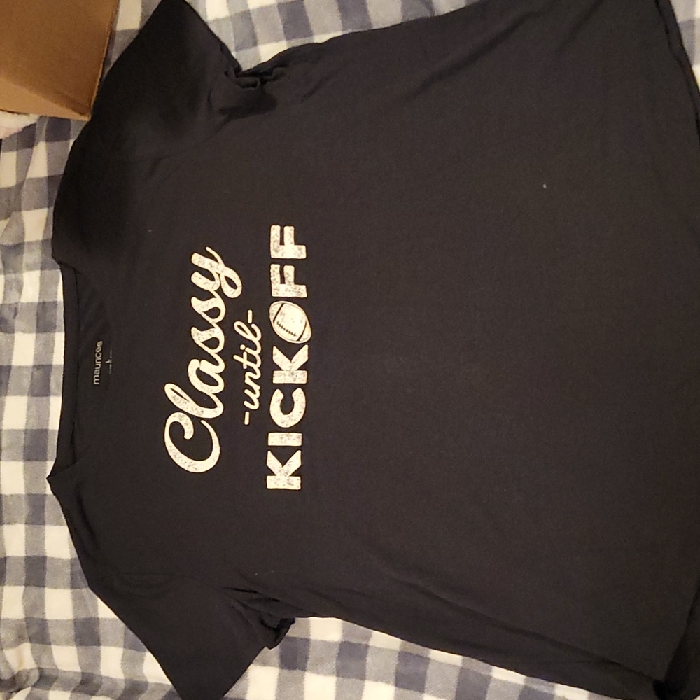 MAURICES large black tee